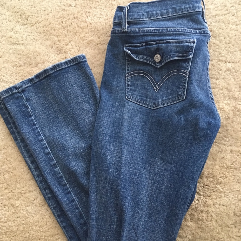 Levi’s, 11 juniors